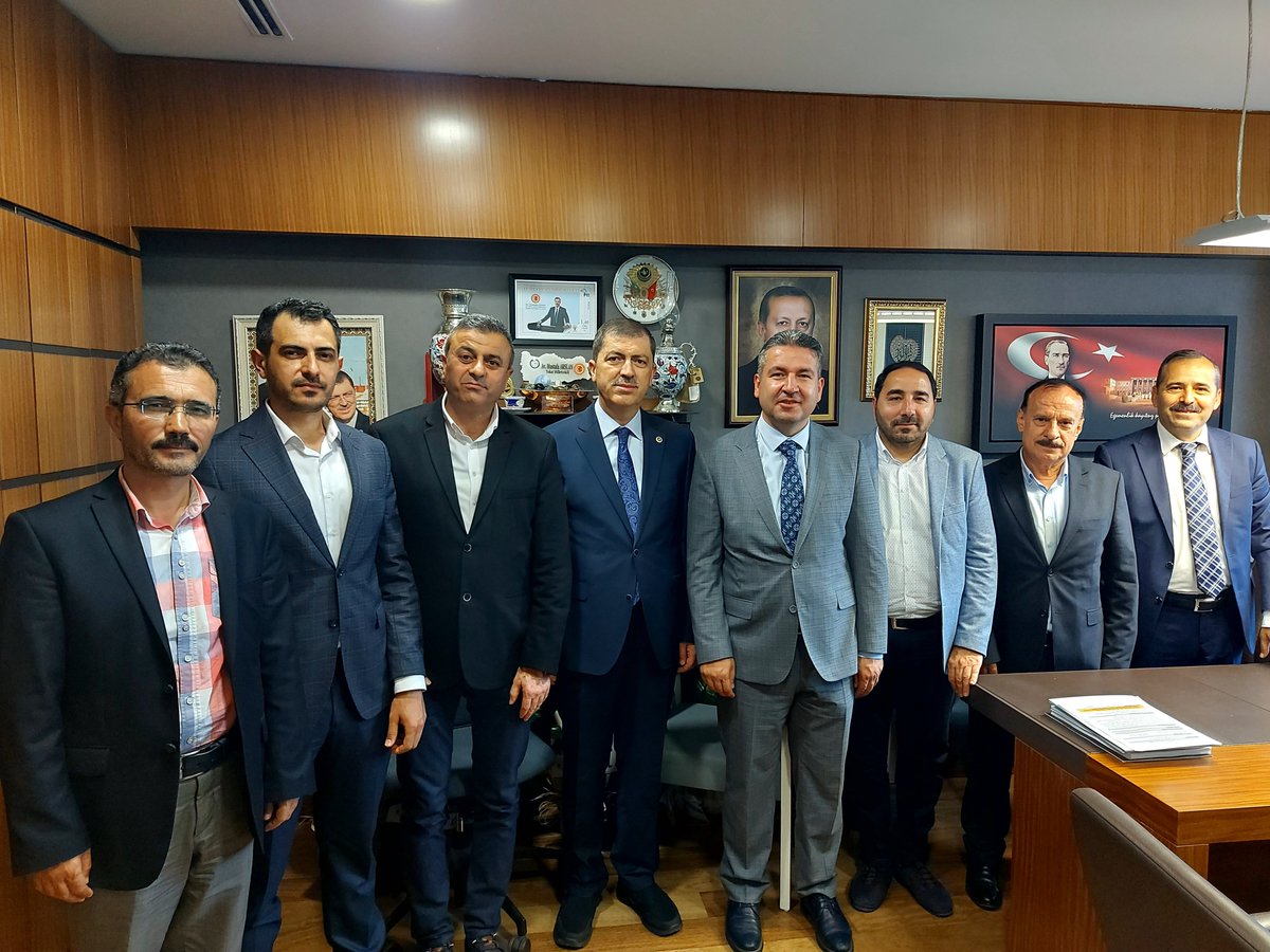 Gazi Meclisimizde misafirimiz olan #Erbaa İlçe Başkanımız Oğuzhan Önal ve Yönetim Kurulu Üyelerimize nazik ziyaretlerinden dolayı teşekkür ediyorum.
#BizBüyükBirAileyiz
#AkParti