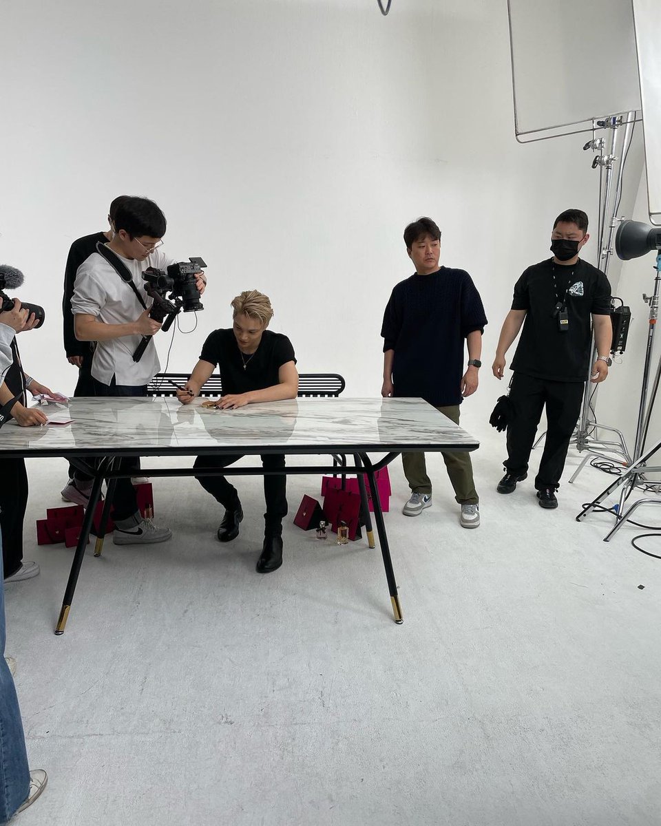 kaiarchived's tweet photo. [IG] 230614 ksy_0105* update

"Though Kai comes off as completely unapproachable because he's so sexy &amp; cool... In some moments he'd give me the familiar feeling of a kind young man from the neighborhood."

*Elle Korea editor | Full post ↓
#KAI #카이 #엑소카이 @weareoneEXO https://t.co/TQO1VDlhxv