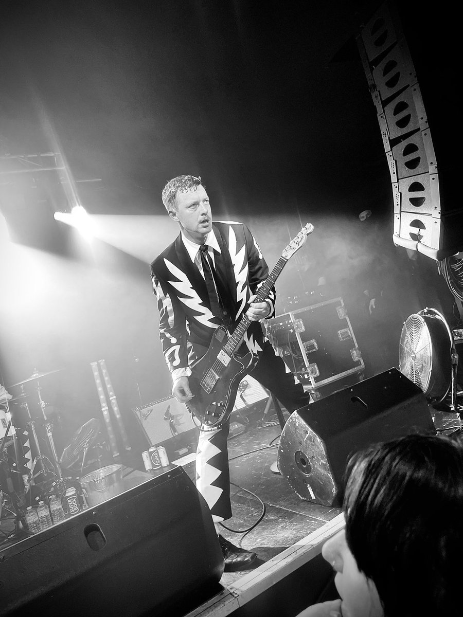 RowenaLeanne's tweet photo. Some snaps from a very sweaty @TheHives show last night at @TheGarageHQ 🖤🤍 https://t.co/Pr9NPeROkc