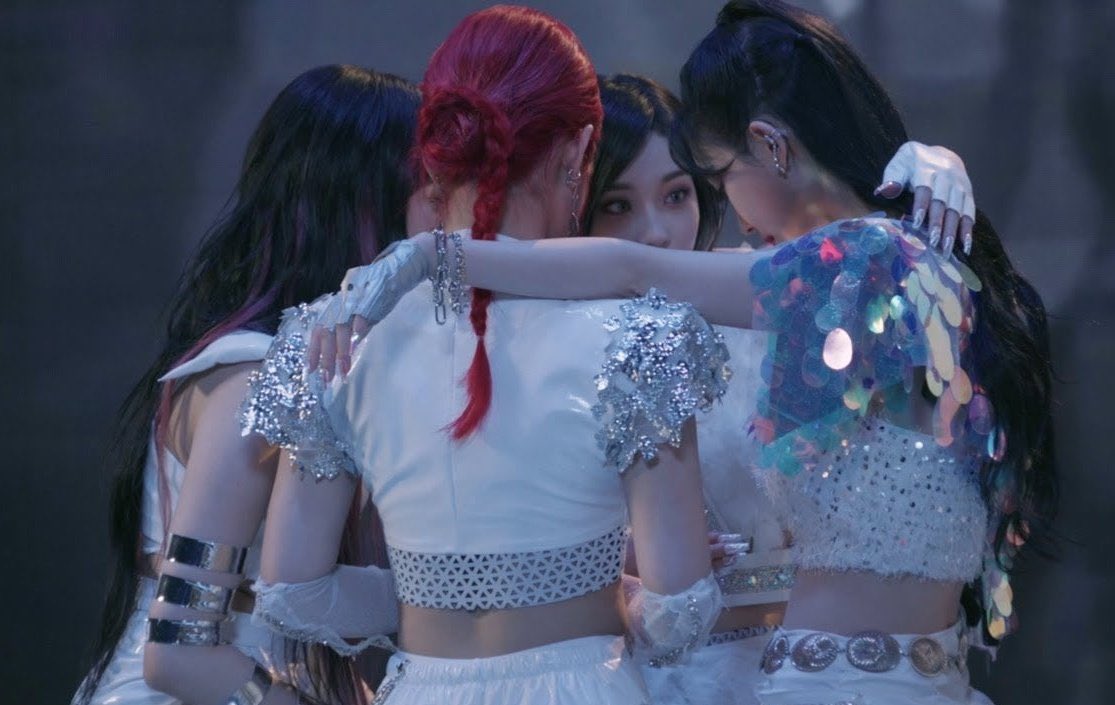 chroash's tweet photo. aespa will always be 4. aespa will always karina, giselle, winter, and ningning

a thread for my sanity https://t.co/y8qzMuAzm0