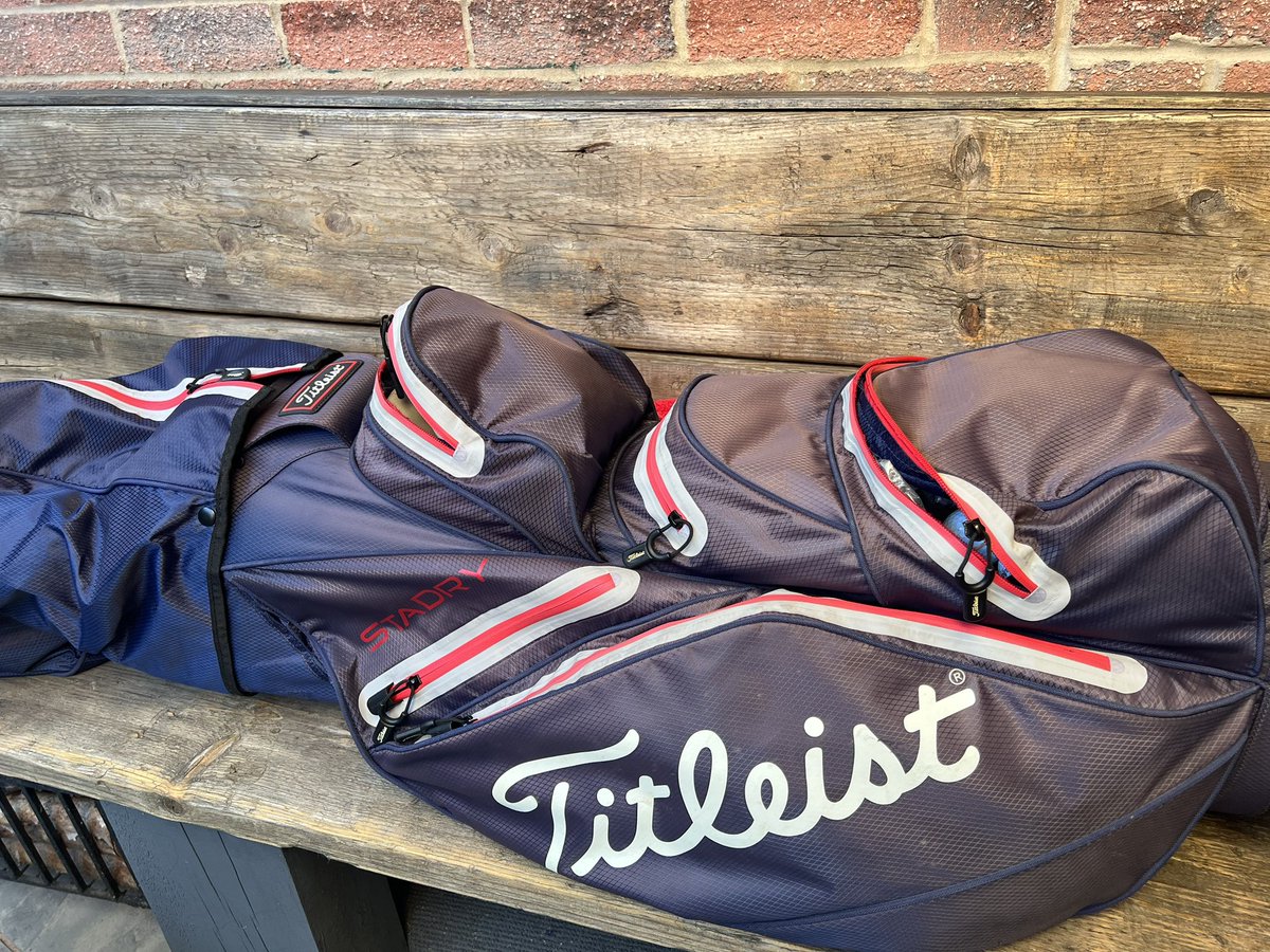 Love my Stadry bag from <a href="/TitleistEurope/">Titleist Europe</a>.. but this is the 3rd zip to now fail…. Pay the money you expect them to last at least 2 years…