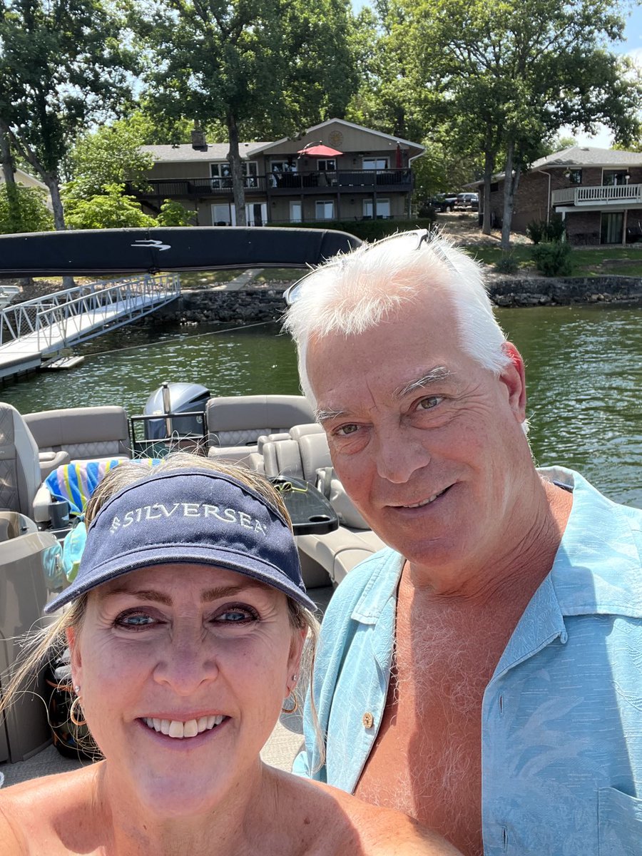 DannyrushRush's tweet photo. Been married 37 yrs Decided to take a day off work and go to the lake https://t.co/aqqQwBMKtg