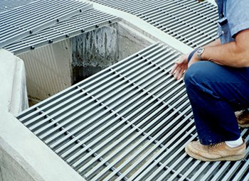 strongwellmc's tweet photo. This week's featured product is #madeinusa #DURADEK . It was used in a #WWTF #WWTP plant in its headworks area for maintenance walkways. The product easily surpassed the deflection requirements of the walkways. https://t.co/zpCYUVz3aA https://t.co/OgSQTWRfPY