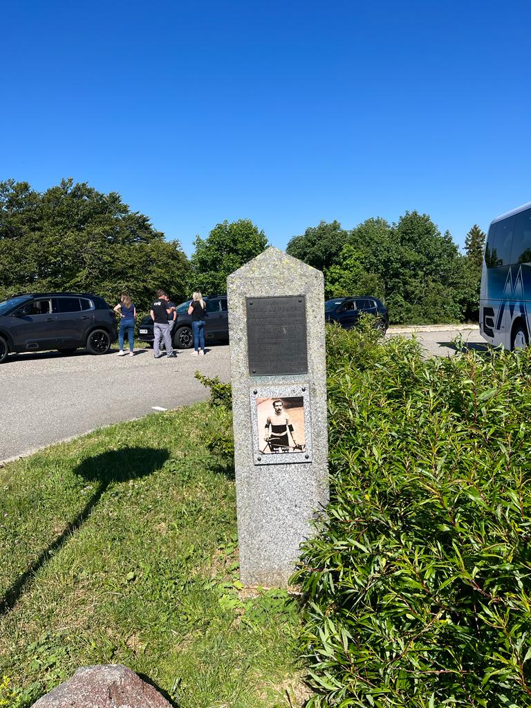 WCWergea's tweet image. De langste dag in het zadel gehad, 2 ballonen en 1 (super)plank. Iedereen voldaan maar compleet gesloopt over de finish. De begeleiding heeft ons vandaag wederom goed verzorgd.