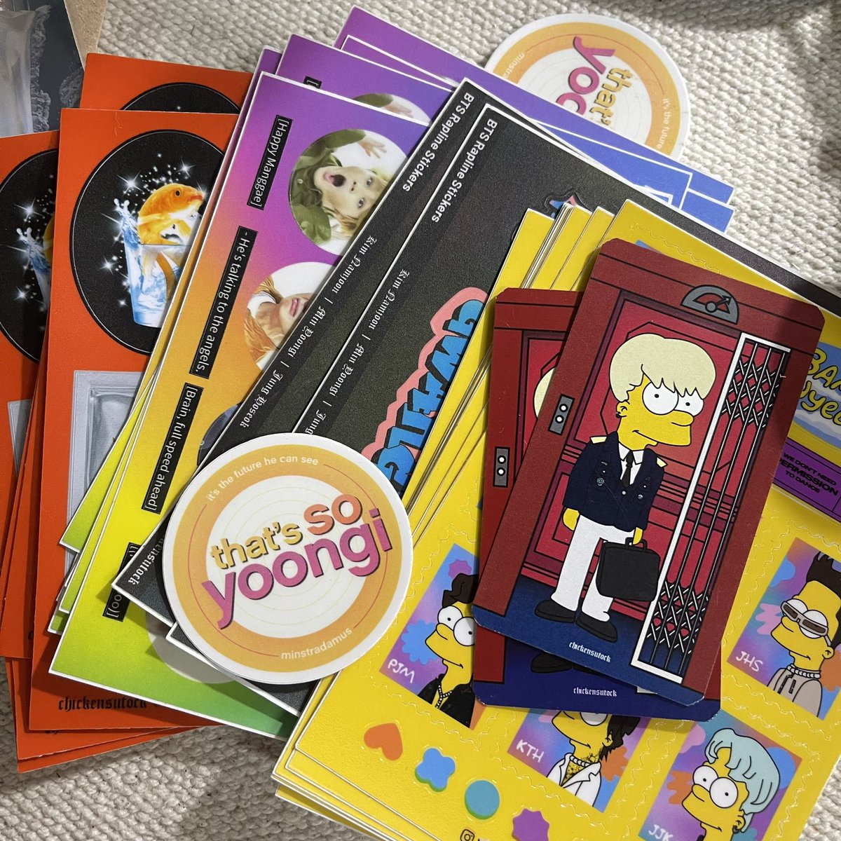 we’ve got stickies, cards, and mad luv to give out in SG 💜 see u when we see u ami!!!!!!!! 🥹👹🐔