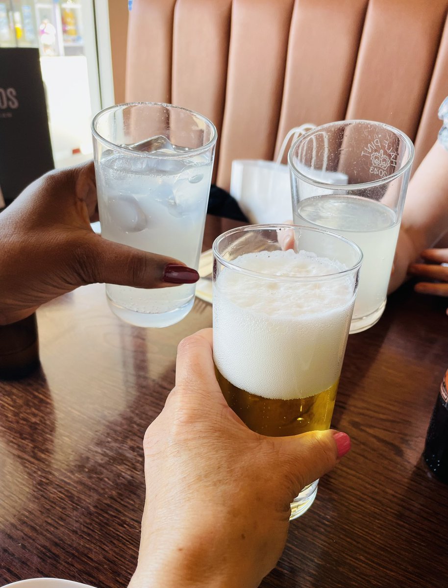 KazRoseBlue's tweet photo. Girls about town! #cheerstwitter #drinks #goodfood #friends ๐ฅ๐โค๏ธโ๐ฅ https://t.co/WfHxfWJhkh
