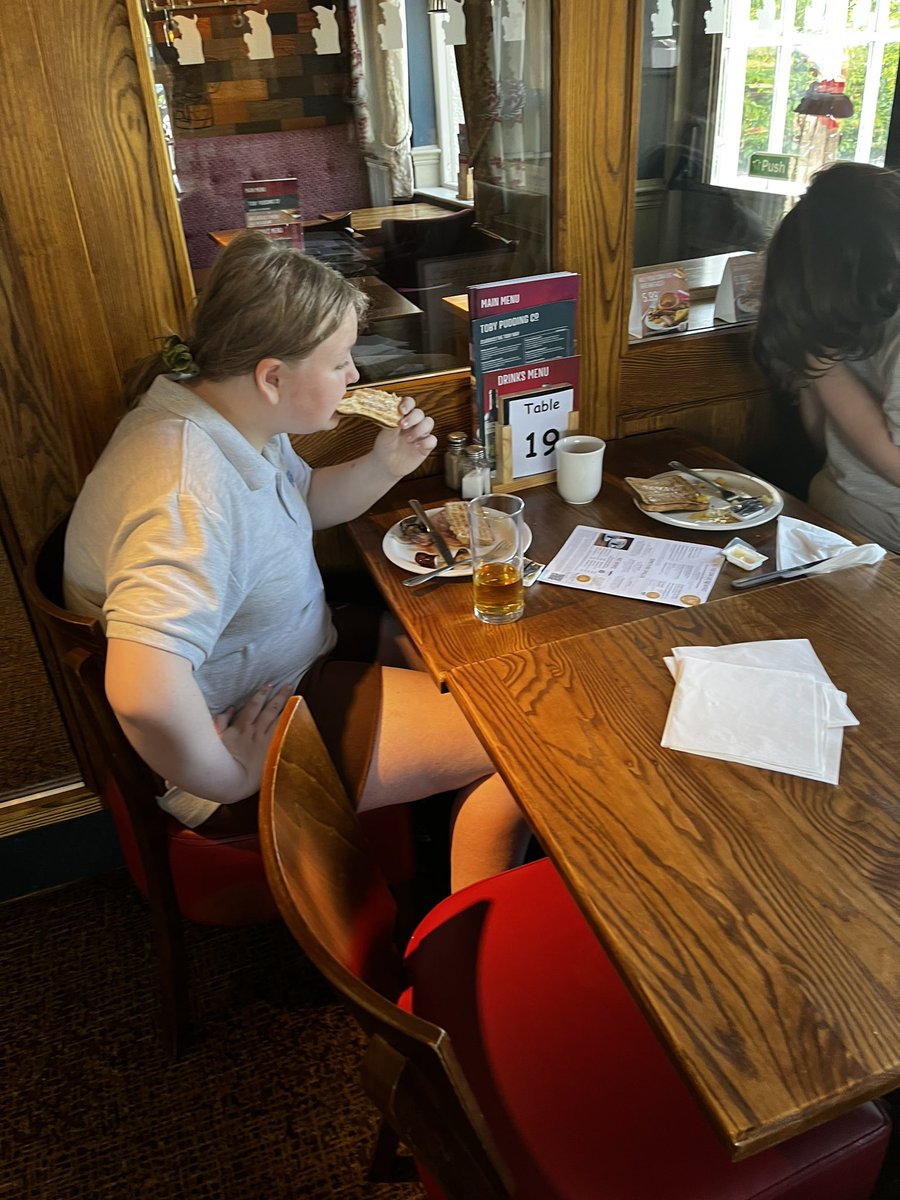 NicolamorrisOl1's tweet photo. @LeverParkSchool @lever_park_8b @bolton_pru what a lovely morning for 10C and 8B starting with an all you can eat breakfast. Pupils showing independence, using polite manners and respect. All skills we have been working on through our Enrichment programme. Today was a pleasure! https://t.co/ulZS1tFUu6