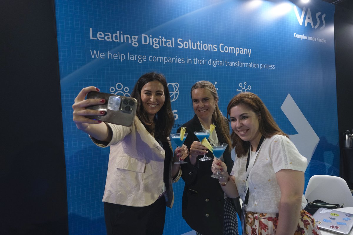 VASS_Company's tweet photo. Wrapping up an incredible day 2 at @DES_Show! ๐
We've had the privilege to engage with top industry minds, dive into the latest #DigitalTransformation trends, and toast to success with our exclusive #VASSBlue cocktail at our #VASSLounge.
We look forward to connecting with you tomorrow ๐
#VASSatDES2023 #DES2023