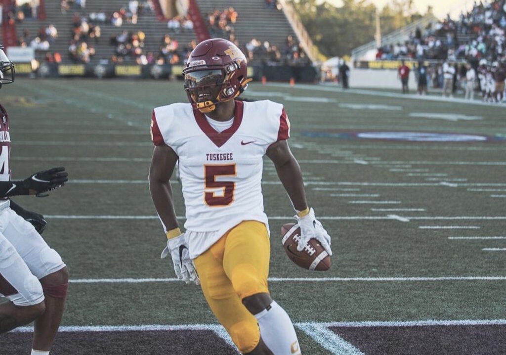 Blessed to receive my first HBCU offer from Tuskegee University! @CSmithQBs @TBSCoachSamuels @SkegeeFootball @TCHSFB @TC__Athletics @orlandosports