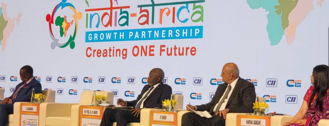 Bibishe6's tweet photo. Esclave de la Nation Congolaise @VitalKamerhe1 

#New_Delhi_RDC_14juin2023

Session inaugurale de la 18e édition de la Conférence de l'industrie Indienne (CII) avec une volonté de l'Inde de renforcer la coopération économique avec l'Afrique en général et la RDC en particulier. 
1. Construction du chemin de fer à écartement standard de +/- 2500km,
2. Dragage & balisage du fleuve congo,
3. Réhabilitation de la voie ferrée existante et des routes d'intérêt national,
4. Relance de l'agriculture, 
Tels sont les points arrêtés entre l’Inde 🇮🇳 et la RDC en matière de coopération. 
Le Travail pour le peuple c’est nous. 💪