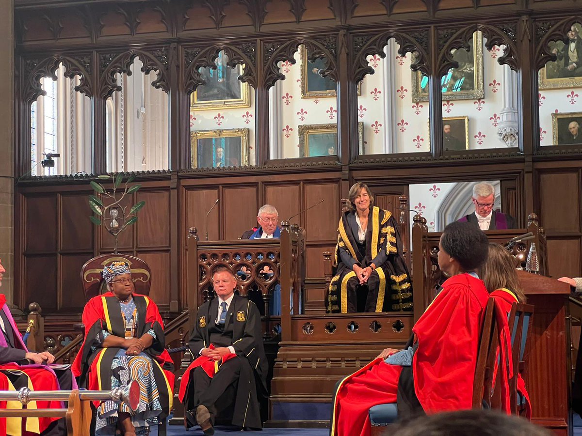 A memorable Honorary Doctorate Ceremony in the beautiful premises of the @UofGlasgow. Congrats to fellow graduands including @Doug_D_Stuart @lauramuiruns & @CMO_England. Thanks to Principal Prof Sir Anton Muscatelli @UofGVC & staff esp. my presenter Prof @drsaracarter