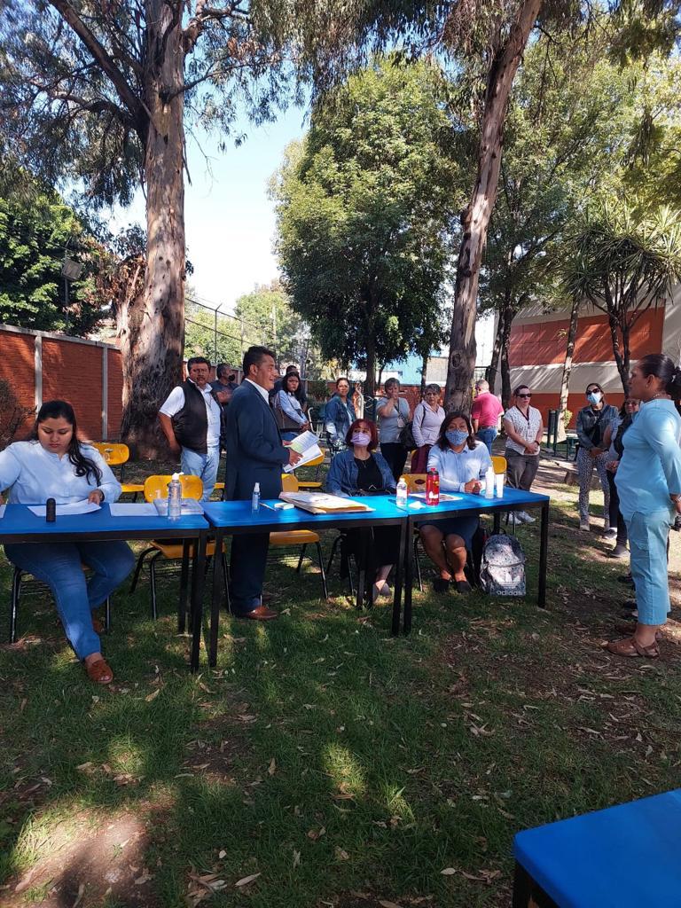 SnteNacional's tweet photo. Miles de trabajadores de la educación de @snteseccion9✔️ @seccionsnte10✔️ @secc11cdmx✔️ @Seccion60SNTE✔️ y @29SNTE✔️  han empezado a votar para elegir en libertad a sus dirigentes 👩‍🏫🗳️👨‍🏫 Su participación nos fortalece y representa una nueva lección de democracia para el país 🇲🇽 https://t.co/4siznxxrA7