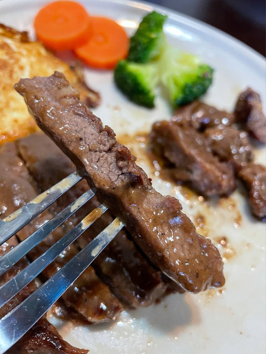 xvllthestar's tweet photo. #lunch #homemade #steak https://t.co/fMD0JOQiKH