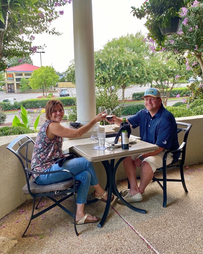 Where is your favorite hangout spot at Winston's Grille? Whether you choose to sit indoors or enjoy the weather outdoors, we've got you covered. ​​​​​​​​​

#raleighpatios #northralraleigh #RaleighFoodie #RaleighRestaurants #DinelnThe919​​​​​​​​ #919Food … instagr.am/p/Cte8K7NhzIW/