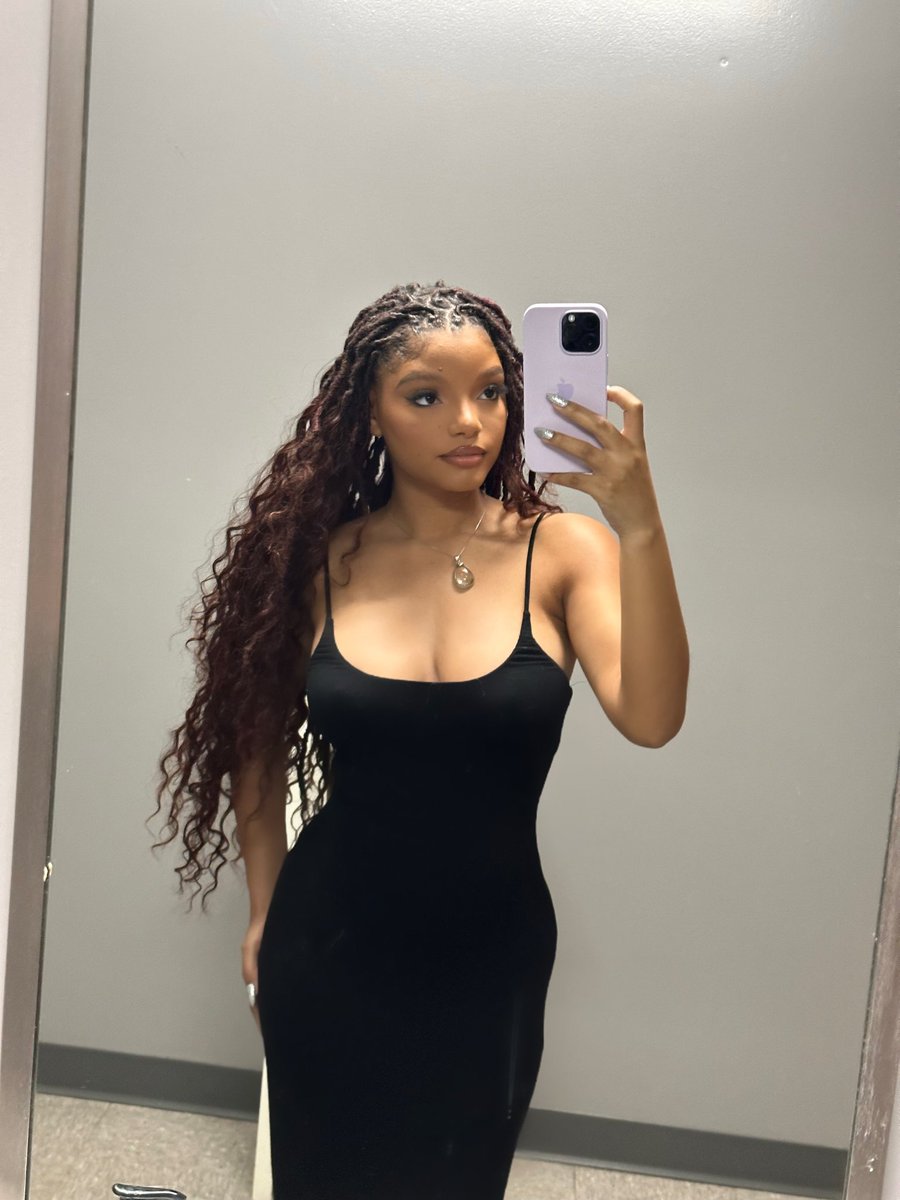 HalleBailey's tweet image. 🖤🥰