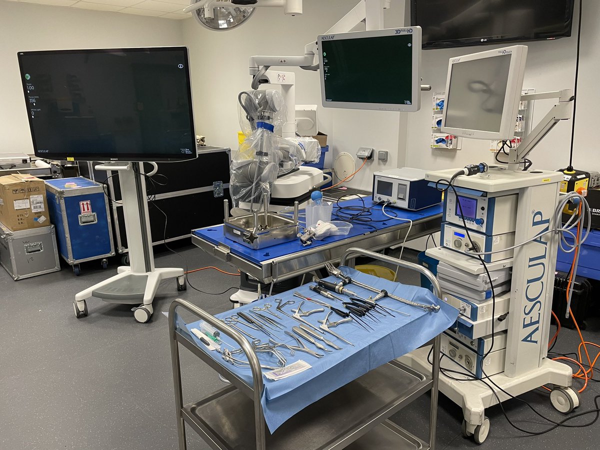 Our cranial approaches course is back! Excellent faculty @kat_casablanca @MisterZilani @MarioTeo2 @AnoukBorg George Malcolm. Great cadaveric course for all levels. uk.aesculap-academy.com/eventdetails/4… @academia_uk @BBraunUK Amazing 3D exoscopes at all stations!