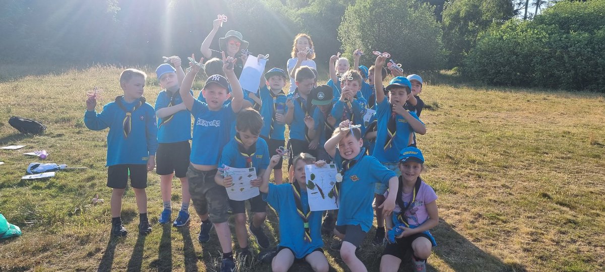 1stwillowbeaver's tweet photo. What a lovely evening for a Nature Scavenger hunt. Thank you Natalie and Charlotte @dynamicdunes for giving us a great time. We are so lucky to have all this on our doorstep @SeftonNorth @1stSouthport @AinsdaleNNR @GreenSefton https://t.co/fyMdLpi6nR