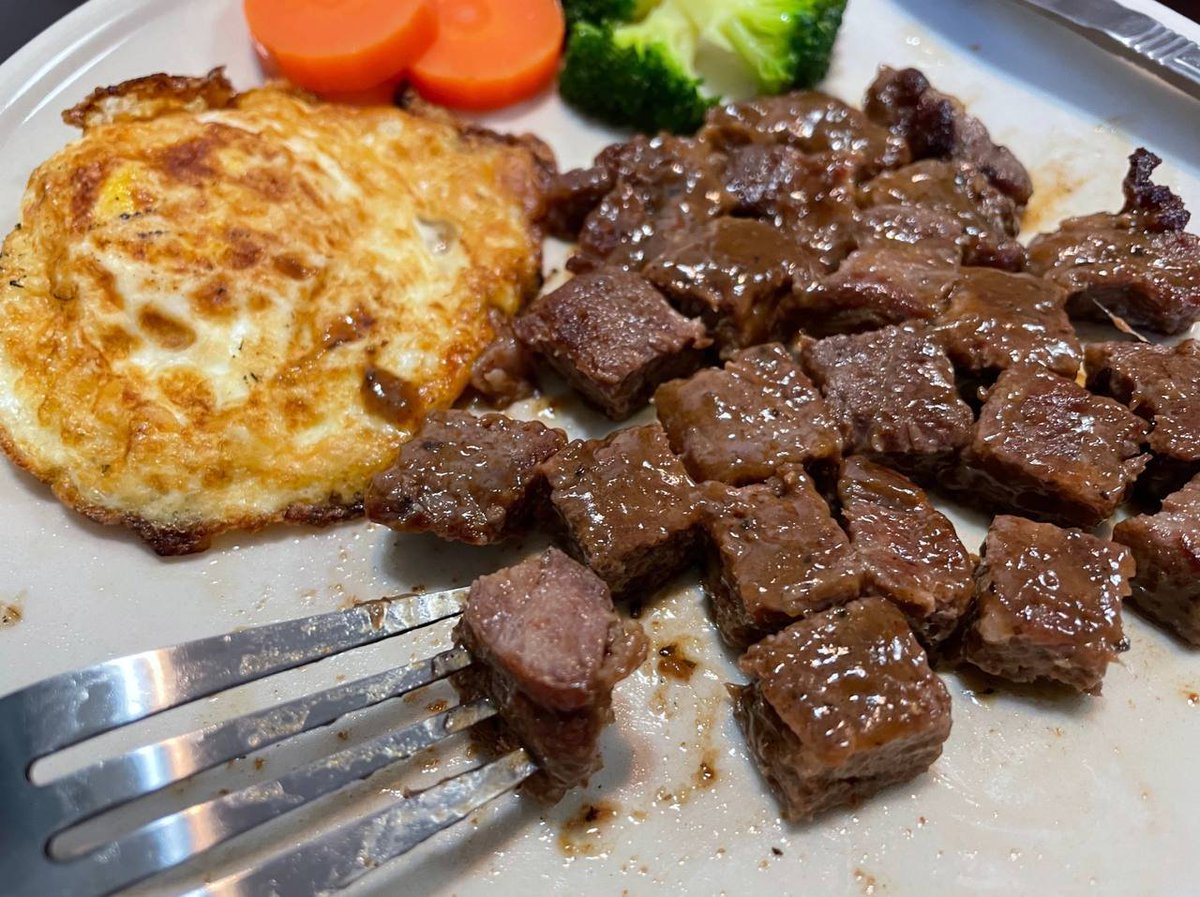 xvllthestar's tweet photo. #lunch #homemade #steak https://t.co/fMD0JOQiKH