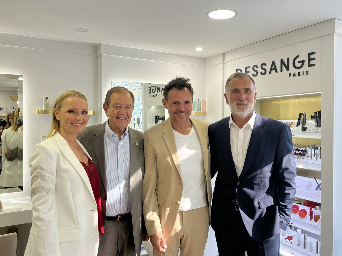 villederueil's tweet image. ✂️ Inauguration ce soir du nouveau salon de coiffure #Dessange en présence de @patrick_ollier, Maire de la Ville et #EmmanuelGasnot, président du groupe @dessange international. 
📍 Rendez-vous au 31 rue Maurepas.