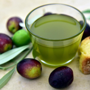 High Phenolic Organic Extra Virgin Olive Oil is 100% organic and made mainly using Coratina olives. By genetic makeup, Coratina is one of the olive cultivars that synthesize the highest content of phenolic compounds.. Visit - evoopremo.com/our-research/ for more.. #oliveoil #Evoo