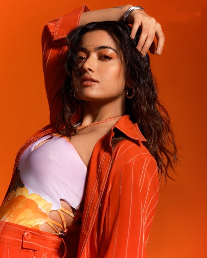 Anuradha_Patel9's tweet photo. So beautiful pictures 🖼️ @iamRashmika
princess of beauty. ♥️😍
@TheTanaySuriya @trendytollyPR #RashmikaMandanna #Rashmika #JuneCover #Bollywood #actress https://t.co/cLrM94PAeK