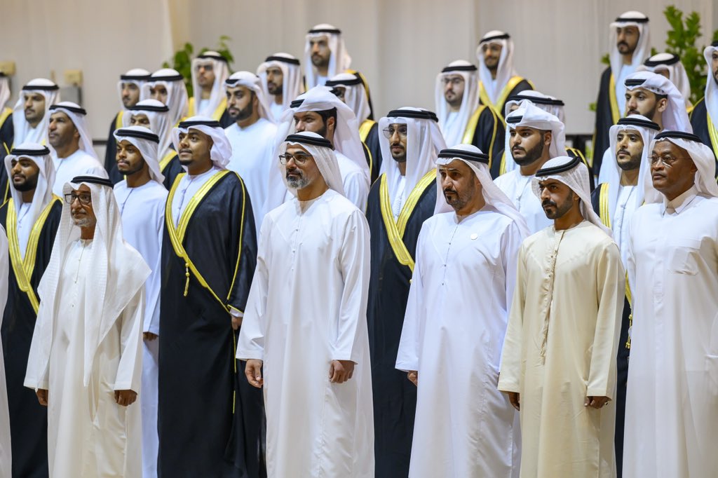ADMediaOffice's tweet image. تحت رعاية رئيس الدولة، خالد بن محمد بن زايد، ولي عهد أبوظبي، يشهد العُرس الجماعي الثاني الذي نظّمته وزارة الدفاع لـ500 عريس من منتسبيها؛ احتفالاً بالذكرى الـ47 لتوحيد القوات المسلحة، وحرصاً من القيادة الرشيدة على دعم شباب الوطن وتعزيز استقرارهم الأُسري.