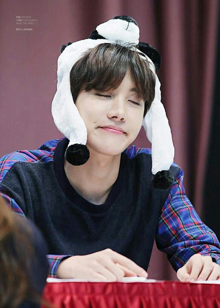 dailysoftHobi's tweet photo. D-490
I wanna nom his cheekies 🥺
Love u J-HOPE
#훈련병_정호석_자랑스러워
#부대마저_햇살가득_제이홉
#제이홉_전역까지_기다릴게
#JHOPE #HOSEOK #Hobi #JungHoseok #BTSjhope #방탄소년단제이홉 #jhopeBTS #방탄소년단jhope #제이홉 #호비 #정호석 #UntilWeMeetAgainJHOPE https://t.co/7c2hhreLGB
