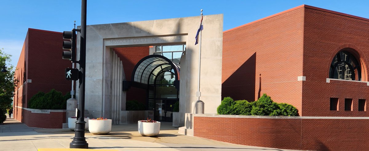 This morning at the Missouri Court of Appeals, Western District. #AppellateTwitter #AppellatePlaces