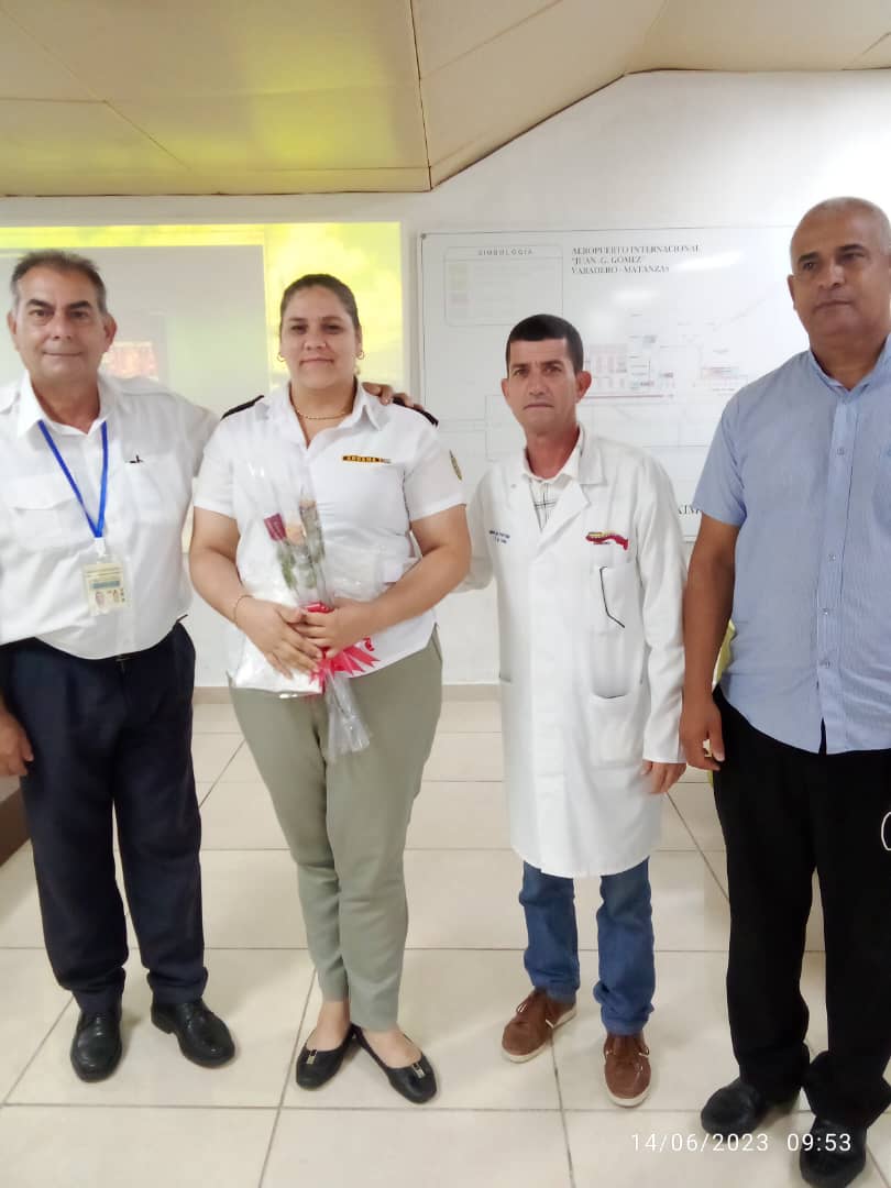 YeniGM2's tweet photo. Se celebra acto provincial en el #AIJGG por el Día Mundial del Donante de Sangre, momento propicio para el reconocimiento a los compañeros Yulia Cervantes, Yenelis Montero e Ignacio Yill, por tener la mayor cantidad de donaciones de sangre durante el año.  #JuventudAduanera https://t.co/luoGPQfNyg