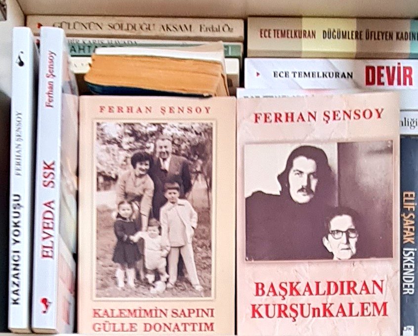 Öylesine, durduk yere 'dan diye' 
özlemek diye bir şey sey var arkadaş.. 
Üstat #FerhanŞensoy #kitap #edebiyat