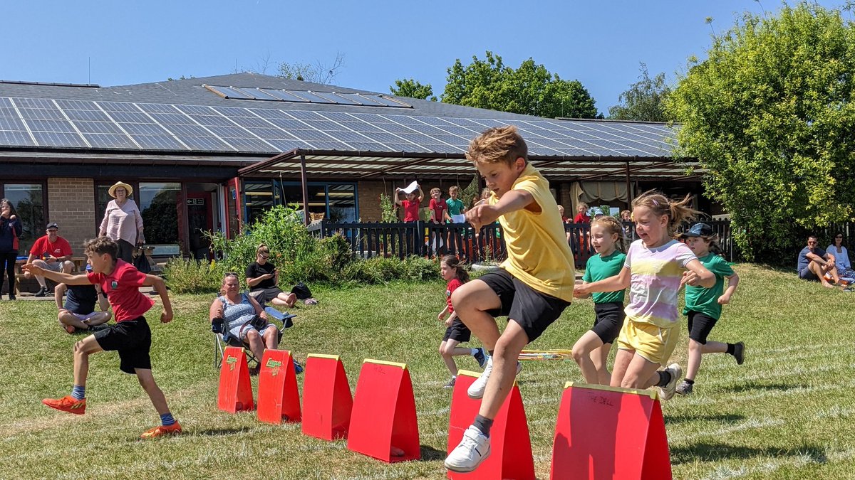 thedellschool's tweet photo. Llongyfarchiadau to Ty Coch for winning this afternoon's junior sports day. A fantastic effort by all children with great sportsmanship and encouragement throughout. Diolch yn fawr to everyone who came and supported the children this afternoon too! #healthyconfidentindividuals https://t.co/3fqCkRW2p1