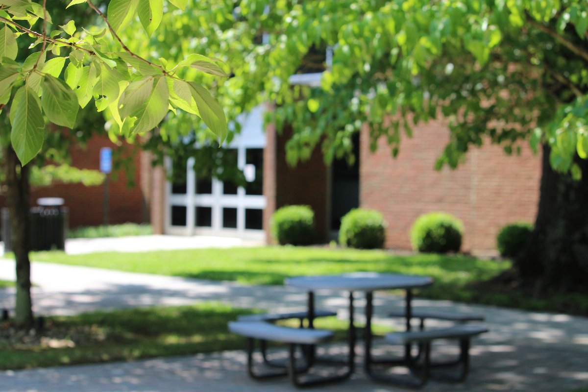PatrickHenryCC's tweet photo. Patrick & Henry Community College recently won one of Martinsville Bulletin's "Best Of" awards for Best Educational Facility! We love our beautiful campus and hope you'll join us here this fall. Visit https://t.co/lazBgPufcm. #registerforclasses #PHamily #VCCS https://t.co/RX2stZHiqU