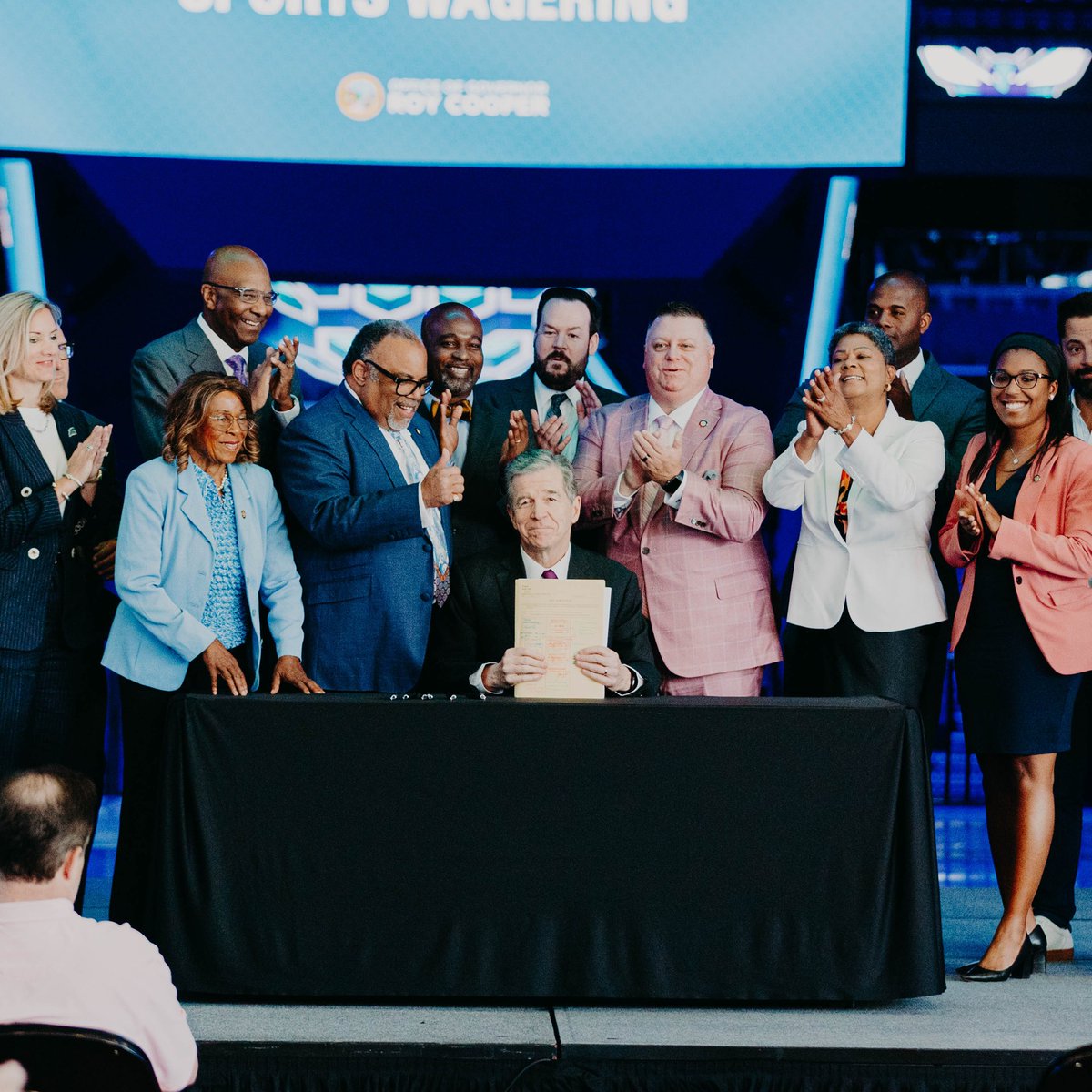 Spectrum Center tweet media