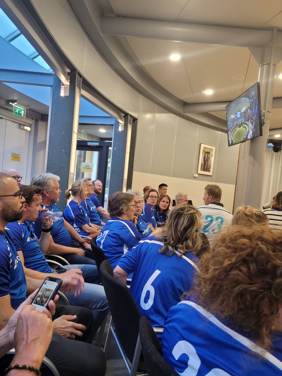 #lingecollege bij de gemeenteraad in Tiel om de motie bij te staan mbt de onhoudbare situatie bij de school. <a href="/AObtweets/">AOb</a> @