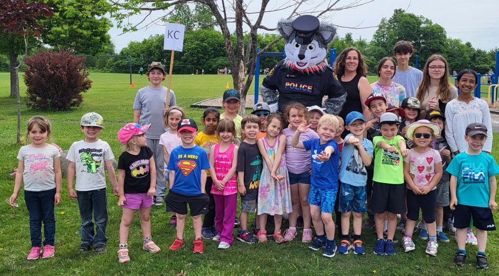 OPP_ER's tweet photo. #HawkesOPP June 14, was fun day for the Pleasant Corners Public School in Vankleek Hill and Rosie, the Hawkesbury OPP mascot, could not pass up a chance to say hello. ^kg https://t.co/5evlBvhZPc