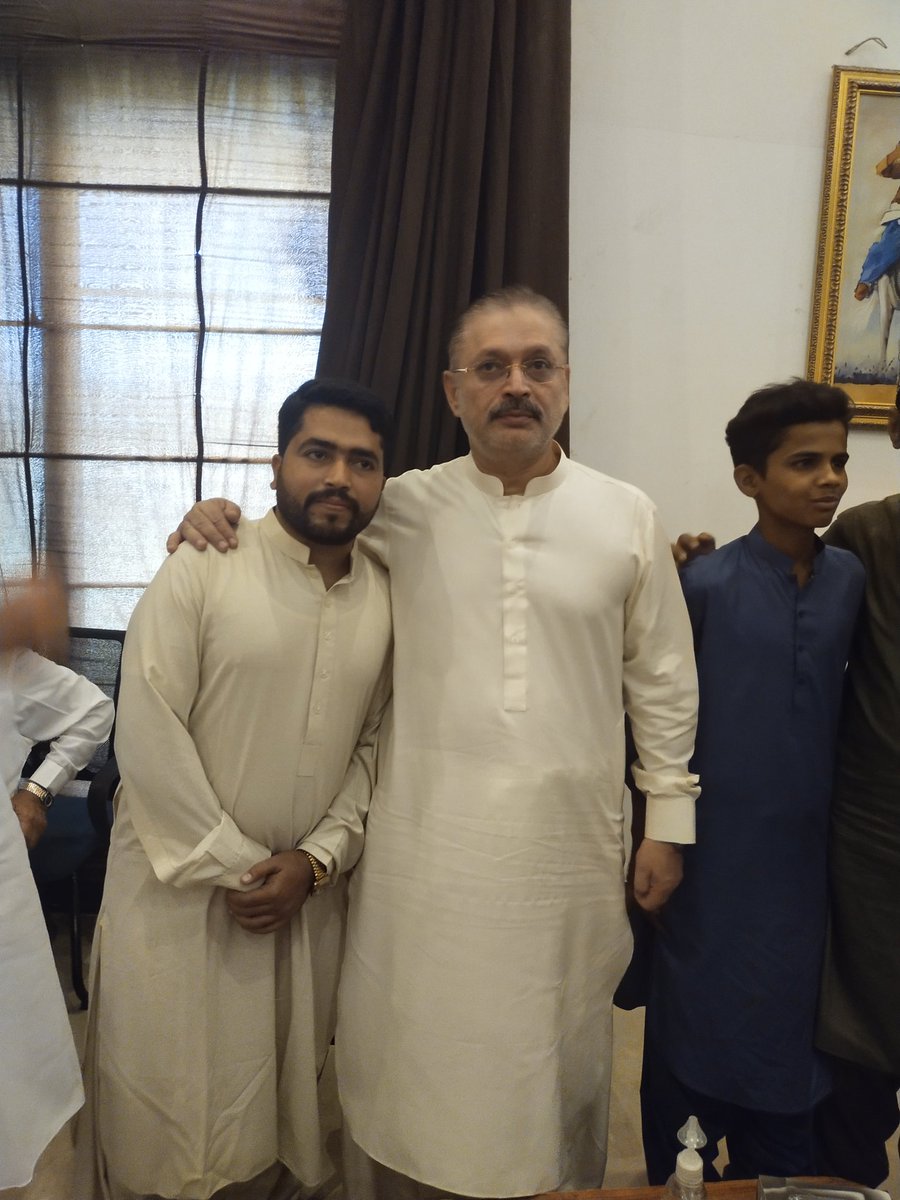 bhattijani1's tweet photo. Wish You Very Happy Birthday 🎊🎉🎁🎂 Our Big Boss❤ @sharjeelinam Memon Sb May You have many many more.Allah Almighty Bless you With lots of Happiness And Successful Life 🤲🏻Aameen.
@sharjeelinam 
#HBDSharjeelInamMemon @AbsaKomal @SaeedGhani1
@WaqarMehdiPPP1
@AajizDhamrah
🇵🇰🇱🇾🙏 https://t.co/KYzMT4oNyt
