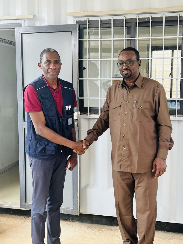 mukhlis053's tweet photo. HirShabelle Vice President H.E yusuf Dabaged met with the WFP Deputy CD  and his team , Both we have discussed on the WFP efforts , food security , Prioritizing   the newly liberated Areas and supporting the state peope through the appropriate mechanisms https://t.co/SmUKTz6nGH