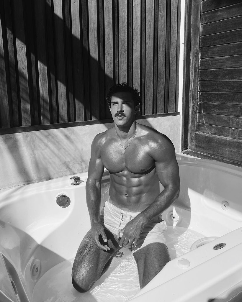 Steve_Kells's tweet photo. Last day in paradise - b&amp;w edition https://t.co/kJc9McCEEa