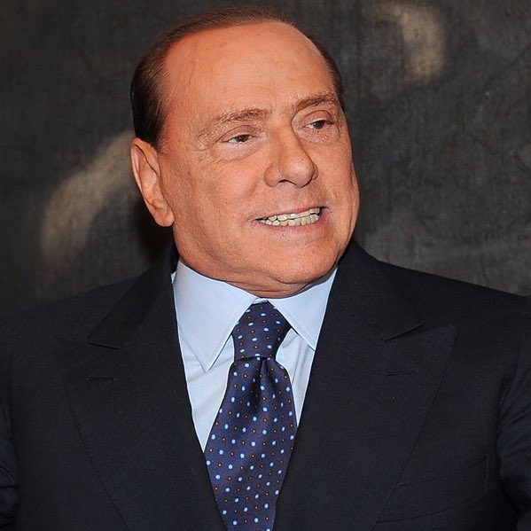 HuertDeAuteuil's tweet photo. Famiglia Berlusconi as personaggi di Succession, (Thread) 

Silvio Berlusconi as Logan Roy, non va spiegata. https://t.co/y8xxMcbkF4