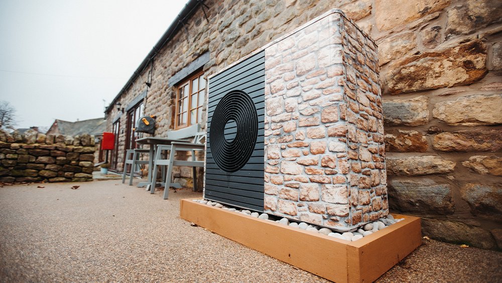 People who have had #heatpumps installed in older houses are just as likely to be satisfied with their heating than those in newer properties, a survey of #heatpump users has found: hvpmag.co.uk/Heat-pumps-get… #Heating #WednesdayWisdom