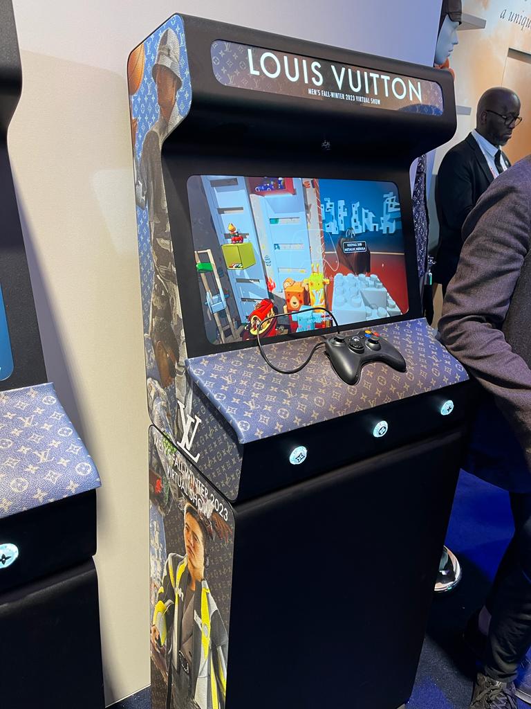 Yvonnelmg's tweet photo. Ne ratez pas toutes les merveilles que vous avez manquées aujourd'hui à #Vivatech ! Vous avez une chance de vous rattraper demain 😉 !! #ESDxVivatech https://t.co/PlsqqW7HQt