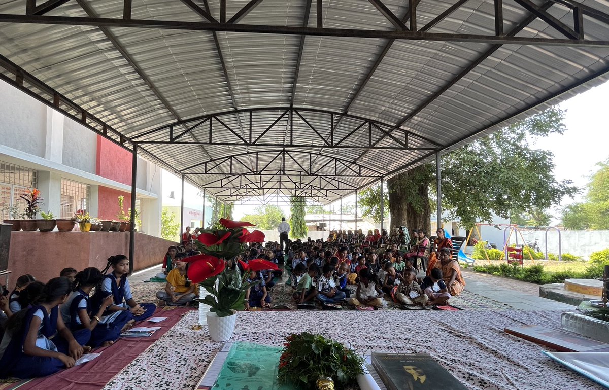 JBDC909's tweet photo. Represented govt on #ShalaPraveshotsav2023. 
Visited schools inspired students for higher studies, sports, nutritional and environmental wellness. https://t.co/MzmEXcdg94