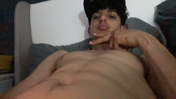 Watch ℑ𝔰𝔯𝔞𝔢𝔩 𝔗𝔞𝔭𝔦𝔞's leaked NSFW photo on TwXstars