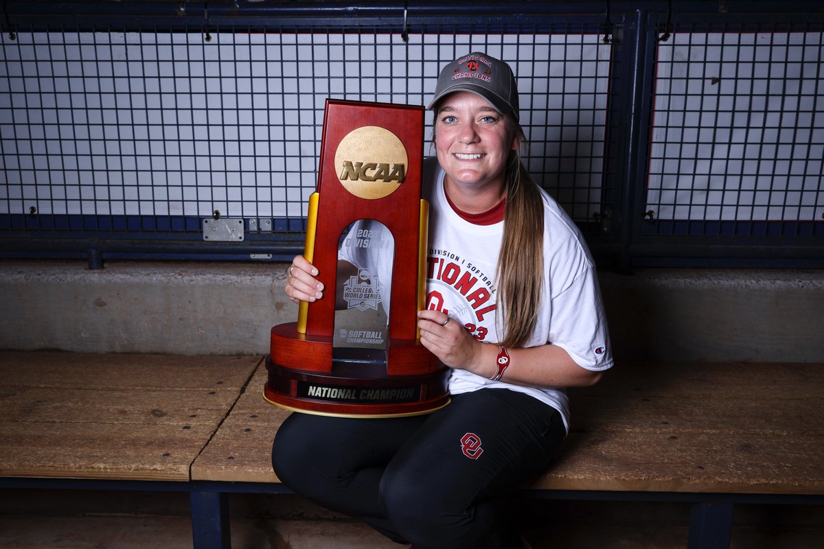 PRCCAthletics's tweet photo. Congratulations to former @PearlRiverSB assistant coach @hansparks4 on helping to lead @OU_Softball to a THIRD straight National Championship! We're incredibly proud of you! Keep up the GREAT work!

#ROARwithCHAMPIONS🏆 #RRR🐾 https://t.co/okvYqq3peF