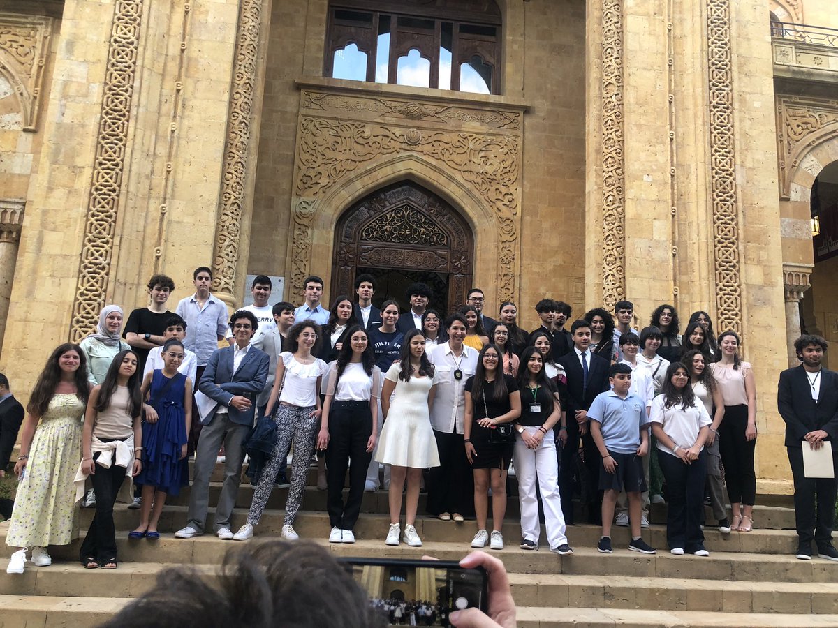 Notre éco-déléguée Talia Abbas de la classe de 4ème a représenté son lycée à l’occasion du lancement du plan de soutien en équipement photovoltaique du réseau homologué français à la résidence des pins <a href="/Hhhsinfo/">Houssam Hariri HS</a> <a href="/aefeinfo/">AEFE</a> <a href="/AmbaFranceLiban/">La France au Liban 🇫🇷🇪🇺</a>