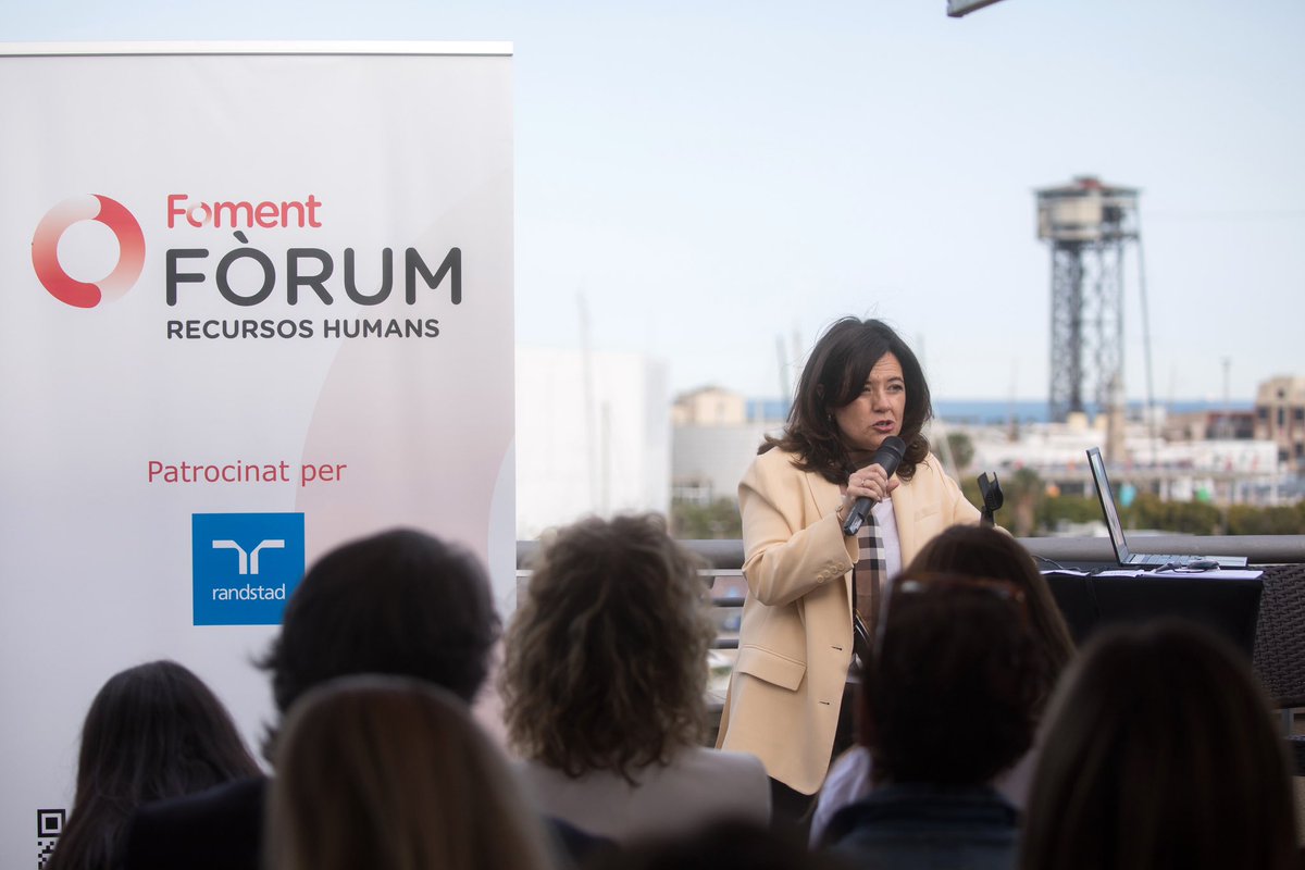 ForumRH_Foment's tweet photo. La presidenta del @ForumRH_Foment dóna el tret de sortida a la Festa de la Primavera sota el lema ‘Fent bategar la nostra marca’

“Con esta edición queremos conocer las claves de cómo los responsables de #personas pueden ser más seductores, más atractivos si cabe”

#Branding⚡️ https://t.co/J94dWCnc2I