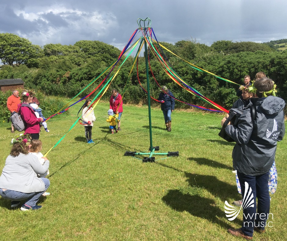 Celebrate #midsummer by joining us at Okehampton Community Gardens on Sat 24 June when we’re hosting two free events - for families (2.30pm-4.30pm) and for grown-ups (6pm-8pm)- children welcome too. In between, there’s a BBQ for £5. More on our website: wrenmusic.co.uk/whats-on