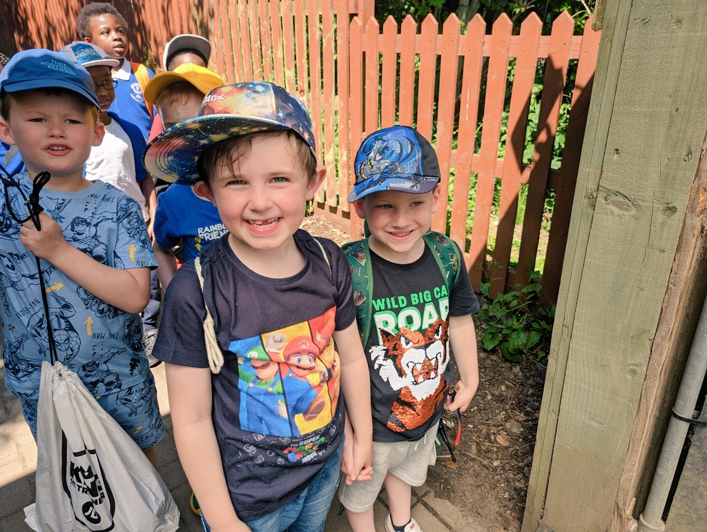 MrsStojanovic's tweet photo. An amazing (and very hot 🥵) day with the Primary 1 children visiting @AlmondValleyHC today! The boys and girls all had a super time! 🔆 @MissKMGrant1 2/3 https://t.co/kkYQzrU8Nr