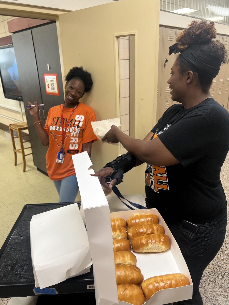 Kicked off the morning with breakfast for our staff @StovallMS_AISD @wright_elsa @AldineISD #AldineConnected #SummerSeries