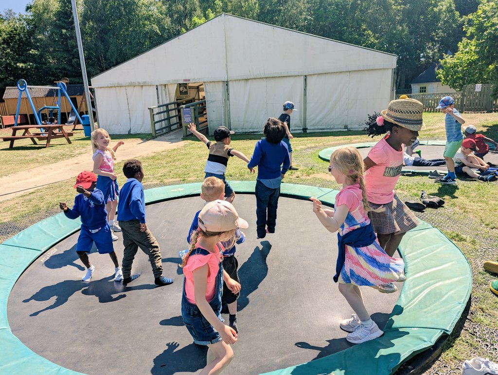 MrsStojanovic's tweet photo. An amazing (and very hot 🥵) day with the Primary 1 children visiting @AlmondValleyHC today! The boys and girls all had a super time! 🔆 @MissKMGrant1 3/3 https://t.co/YW8SsvUlIM